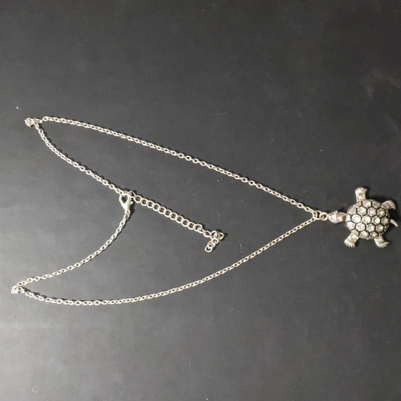Silver Tone Clear Rhinestone Wiggle Turtle Pendant Statement Necklace - Picture 2 of 2
